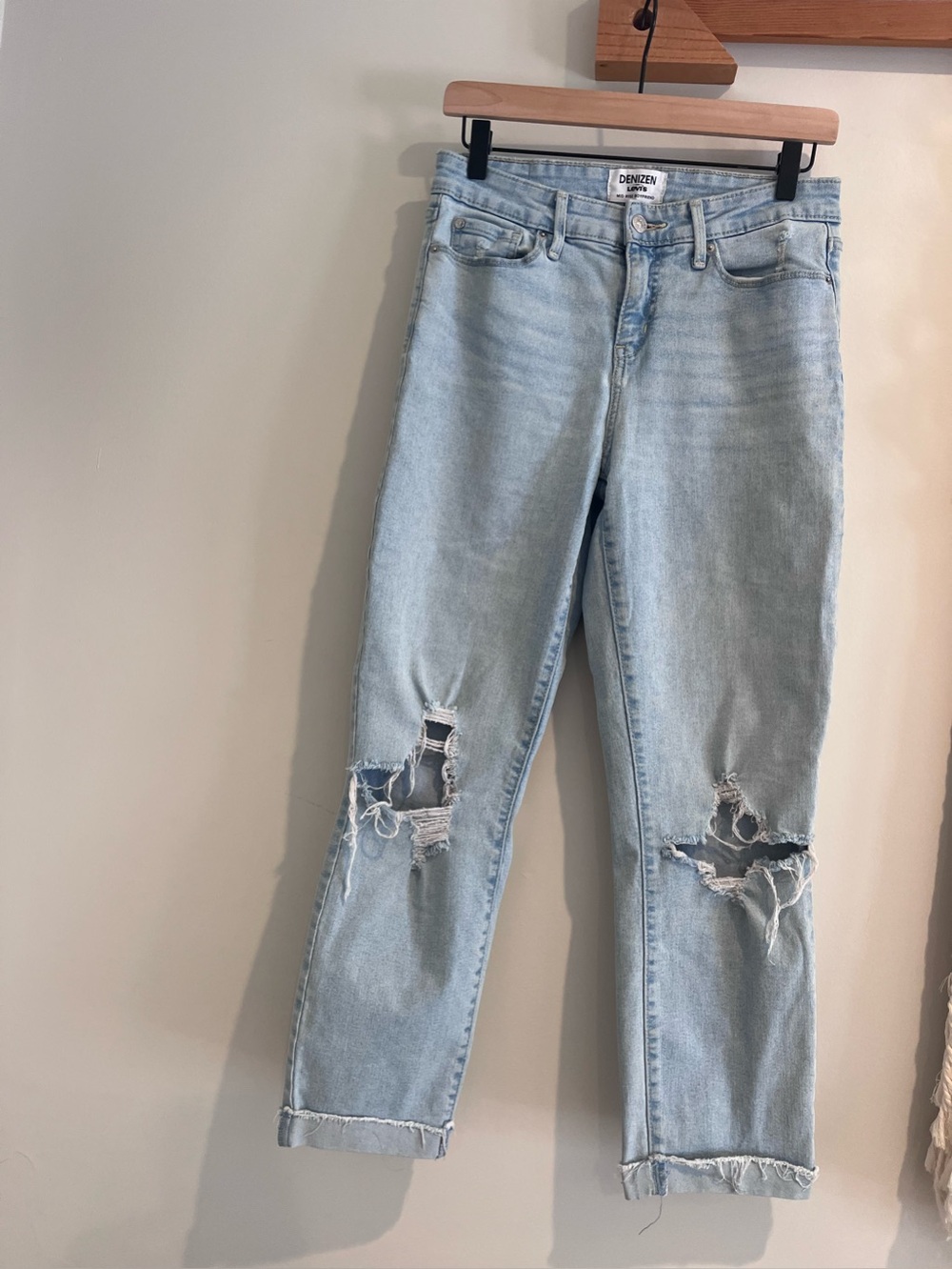 Denizen Levi’s Mid Rise Boyfriend Distressed Jeans Womens Size 6 28 Ripped Faded